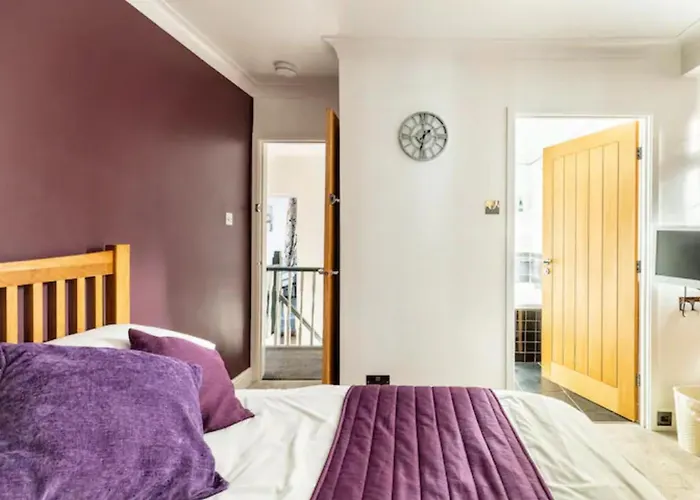 Camaraderie Guest House